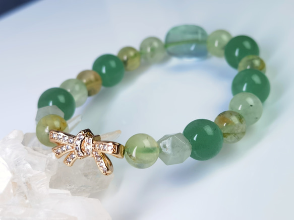 「秋色に映える、癒しのグリーンブレスレット」天然金色プレナイト*アベチュリン*フローライト　特価ブレス 3枚目の画像