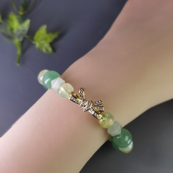 「秋色に映える、癒しのグリーンブレスレット」天然金色プレナイト*アベチュリン*フローライト　特価ブレス 2枚目の画像