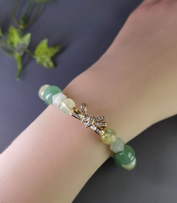 「秋色に映える、癒しのグリーンブレスレット」天然金色プレナイト*アベチュリン*フローライト　特価ブレス 2枚目の画像