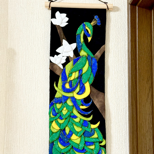 孔雀のタペストリー｜鮮やかな羽が魅せる華やぎインテリア その他