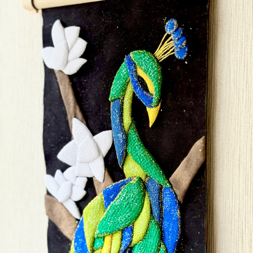 孔雀のタペストリー｜鮮やかな羽が魅せる華やぎインテリア その他