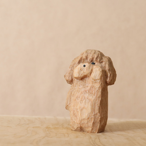 スワールウッド　天然無垢材　プードル　木彫り　手彫り　木製　犬の置物 トイプードル 犬 木彫り 木製 置物 インテリア雑貨（木材：タモ）（No