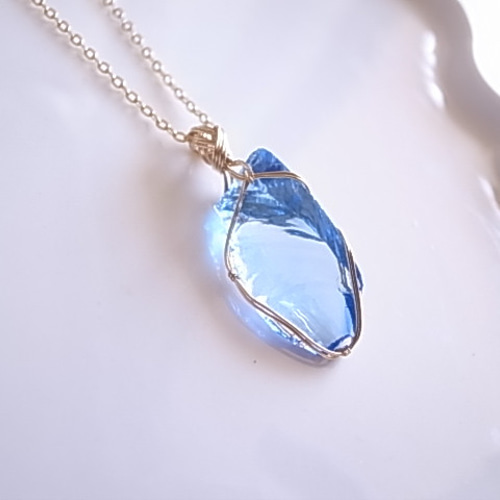 アンダラクリスタル エレスチャルサファイア ペンダントトップ 14kgf