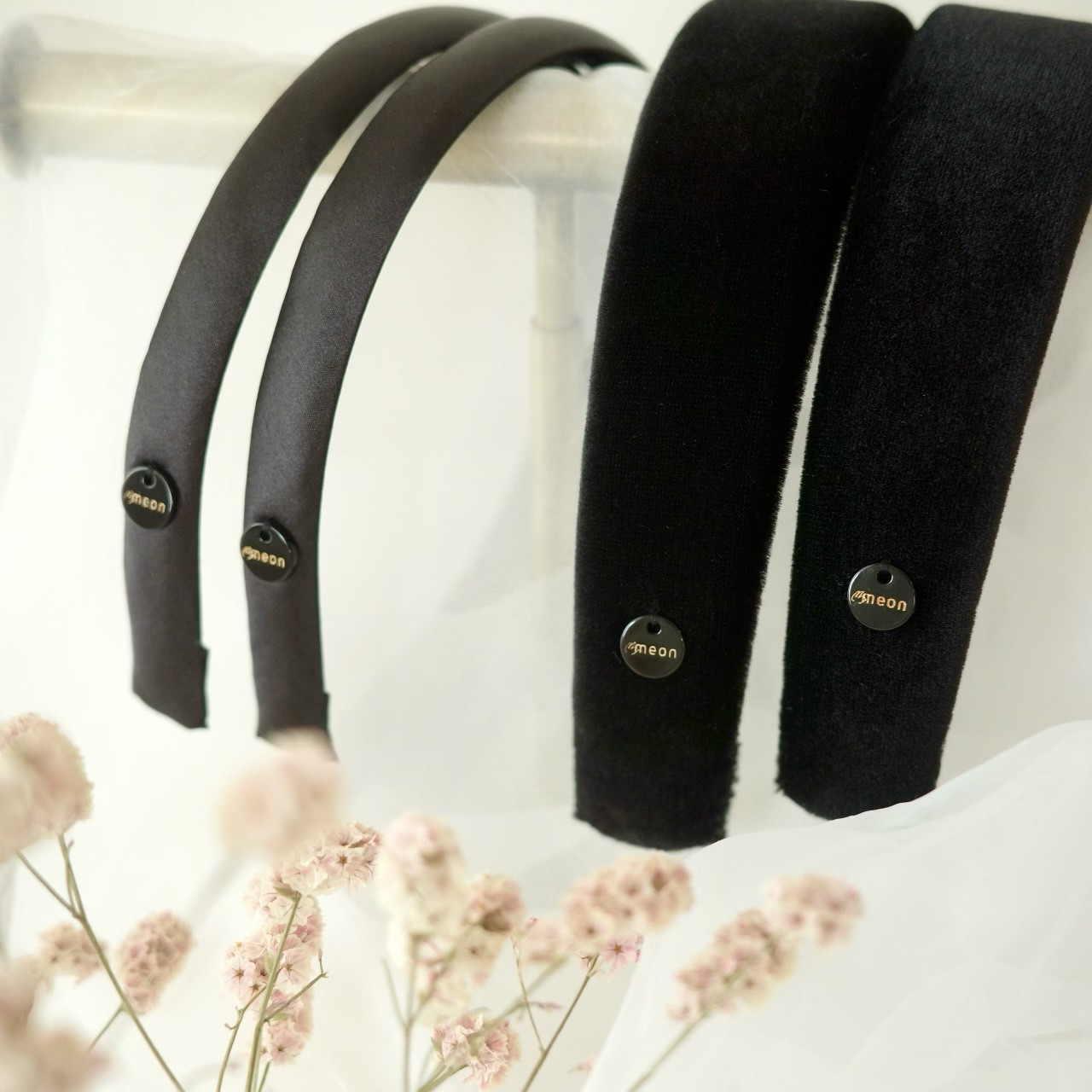 【サテン】カチューシャ／Shaping Headband "Satin" (1.5㎝) 軽量／サイズ調整可