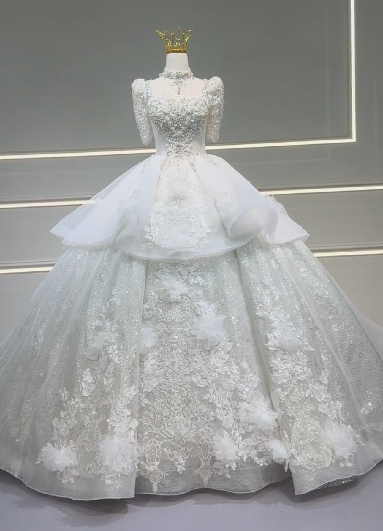 大人気ウェディングドレス　スクエアネック　多層チュール　韓国スタイル半袖　お花飾りフラワー　優雅美品　前撮り結婚式披露宴