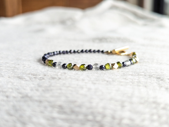 秋色 ◆フランスから届いたネイビーstoneとラブラドライトブレスレット カーキ サージカルステンレス 14kgfSV 1枚目の画像