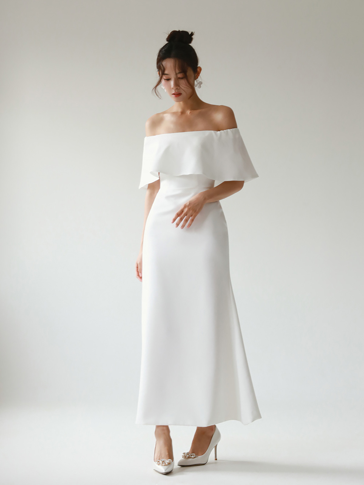 白 フリル ウェディングドレス ホワイト シンプル ノースリーブ 上品 韓国風 花嫁 前撮り 披露宴 AK091