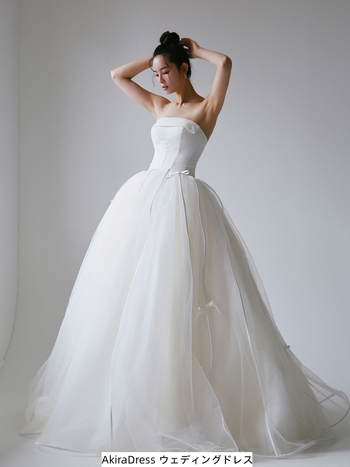 白 豪華 ふわふわ ウェディングドレス ホワイト ノースリーブ 上品 韓国風 結婚式 花嫁 前撮り 披露宴 AK093