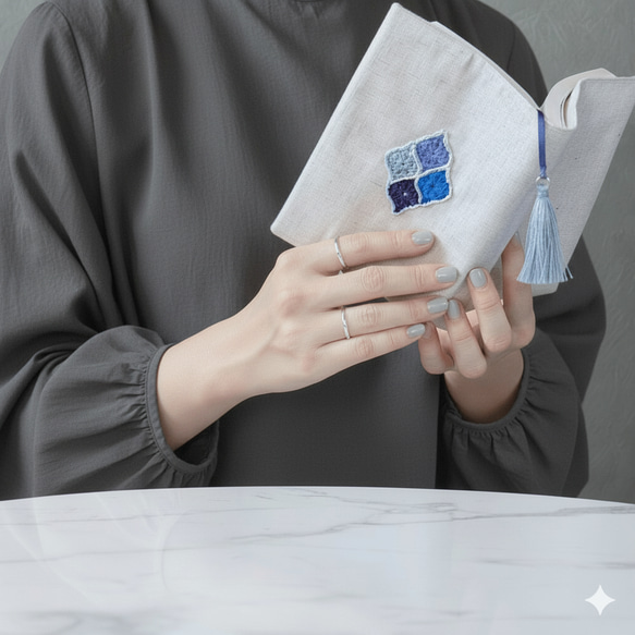 文庫本サイズ　手編みモチーフがポイント✦モロッカンモチーフのブックカバー 2枚目の画像