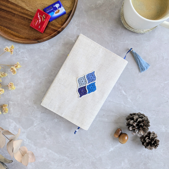 文庫本サイズ　手編みモチーフがポイント✦モロッカンモチーフのブックカバー 4枚目の画像