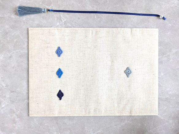 ✦小さなしあわせ✦ちょこっと手編みモチーフ×リネンのブックカバー　文庫本サイズ  no.2 7枚目の画像