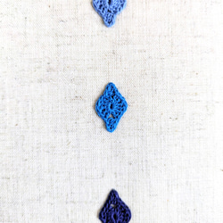 ✦小さなしあわせ✦ちょこっと手編みモチーフ×リネンのブックカバー　文庫本サイズ  no.2 6枚目の画像