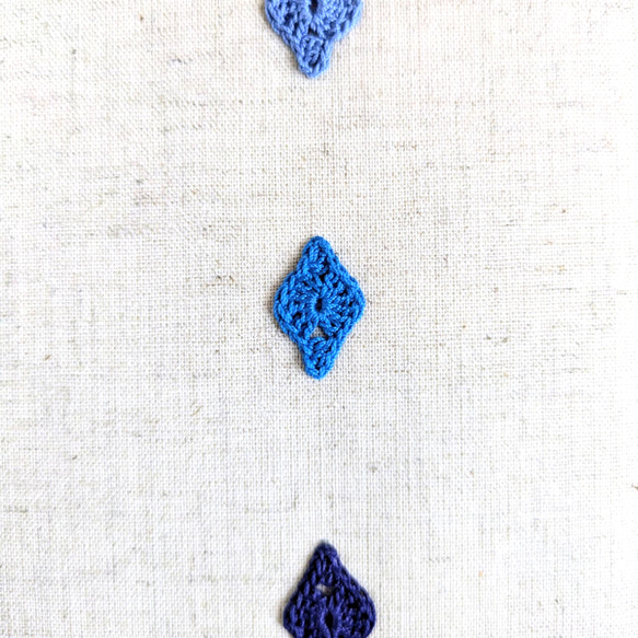 ✦小さなしあわせ✦ちょこっと手編みモチーフ×リネンのブックカバー　文庫本サイズ  no.2 6枚目の画像