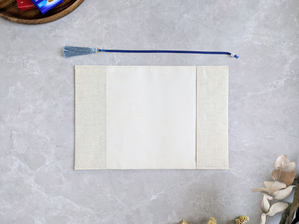 ✦小さなしあわせ✦ちょこっと手編みモチーフ×リネンのブックカバー　文庫本サイズ  no.2 8枚目の画像