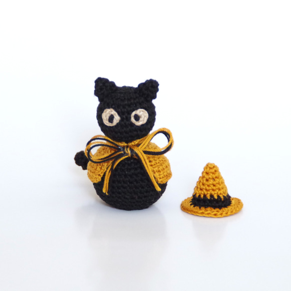 【yuj - süß line】魔女と黒猫とかぼちゃのあみぐるみ　ハロウィン　インテリア　季節の飾り物 9枚目の画像