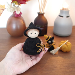 【yuj - süß line】魔女と黒猫とかぼちゃのあみぐるみ　ハロウィン　インテリア　季節の飾り物 15枚目の画像