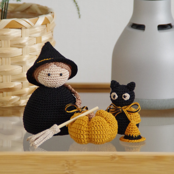 【yuj - süß line】魔女と黒猫とかぼちゃのあみぐるみ　ハロウィン　インテリア　季節の飾り物 14枚目の画像