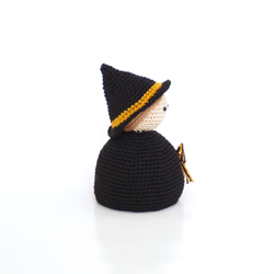 【yuj - süß line】魔女と黒猫とかぼちゃのあみぐるみ　ハロウィン　インテリア　季節の飾り物 8枚目の画像