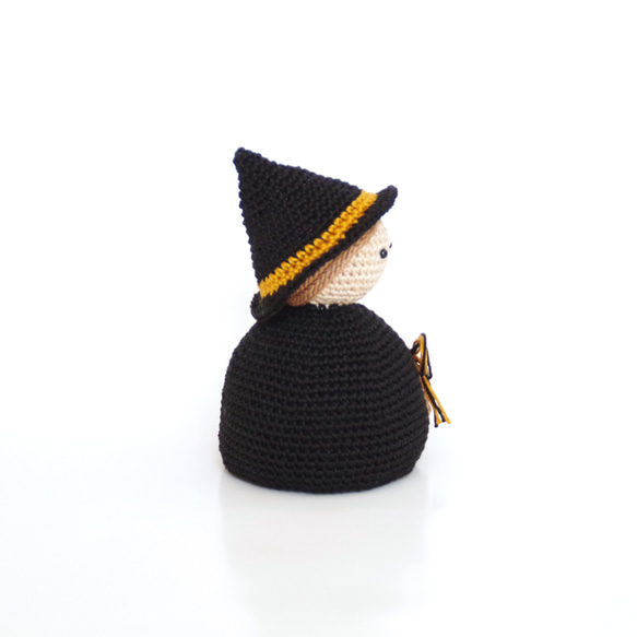 【yuj - süß line】魔女と黒猫とかぼちゃのあみぐるみ　ハロウィン　インテリア　季節の飾り物 8枚目の画像