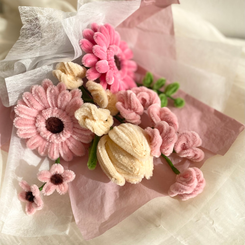 ガーベラ×チューリップのピンクブーケ モールフラワー｜お祝いや記念日