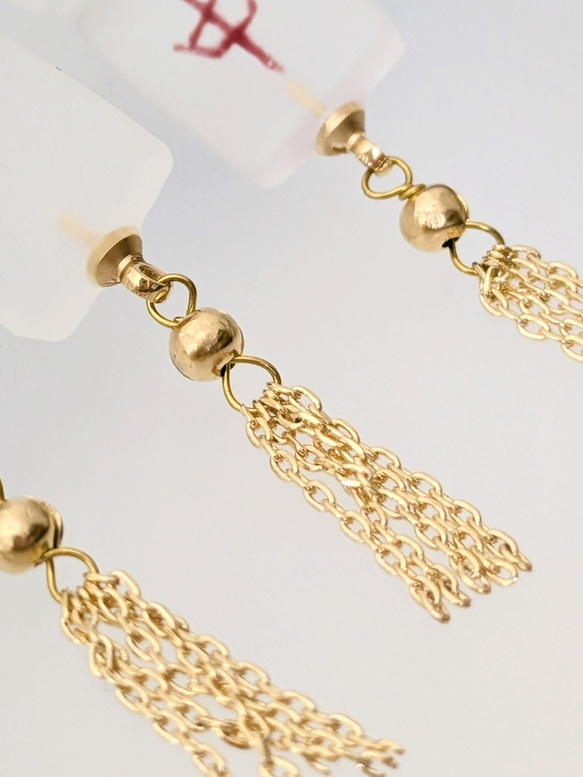 【ギフトにも✨】ミニ麻雀牌のイヤリング／ピアス (透明すりガラス風) 7枚目の画像