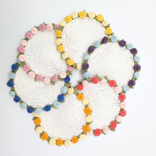 花束になるバラのコースター（2枚＋専用容器のセット） かぎ針編み