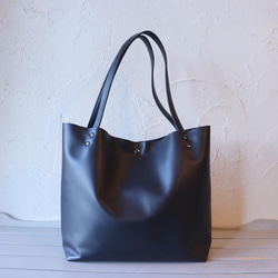 【日本製】Biabaggio ハンドメイド　1枚革　黒 トートバッグ 日本製】Biabaggio ハンドメイド 1枚革 黒 トートバッグ