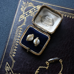 ヴィンテージサテンパールガラスとレース編みのピアス／ノンホールピアス｜サージカルステンレス／チタン変更可能　pag065 2枚目の画像