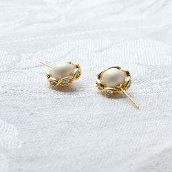 ヴィンテージサテンパールガラスとレース編みのピアス／ノンホールピアス｜サージカルステンレス／チタン変更可能　pag065 4枚目の画像