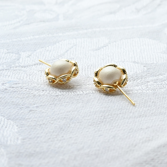 ヴィンテージサテンパールガラスとレース編みのピアス／ノンホールピアス｜サージカルステンレス／チタン変更可能　pag065 4枚目の画像