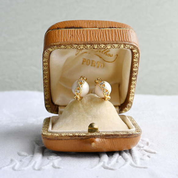 ヴィンテージサテンパールガラスとレース編みのピアス／ノンホールピアス｜サージカルステンレス／チタン変更可能　pag065 7枚目の画像