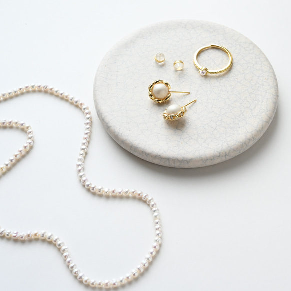 ヴィンテージサテンパールガラスとレース編みのピアス／ノンホールピアス｜サージカルステンレス／チタン変更可能　pag065 8枚目の画像