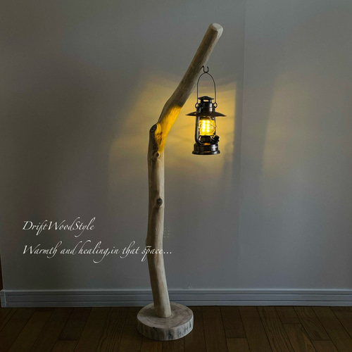 無垢の流木を磨いた白い流木スタンド ランタンやエアプラントを飾れる