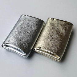 ハンドルつきのピッグスキンの小さなお財布　ゴールド 11枚目の画像