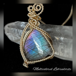 ブルーとクリアのバイカラー＊カイヤナイトシリカのワイヤー