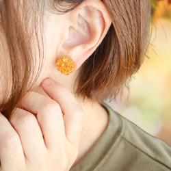 金木犀ジュレのガラスピアス イヤリング 秋 アンバー 金木犀 ガラス 琥珀色 ゼリー ジュレ　 4枚目の画像