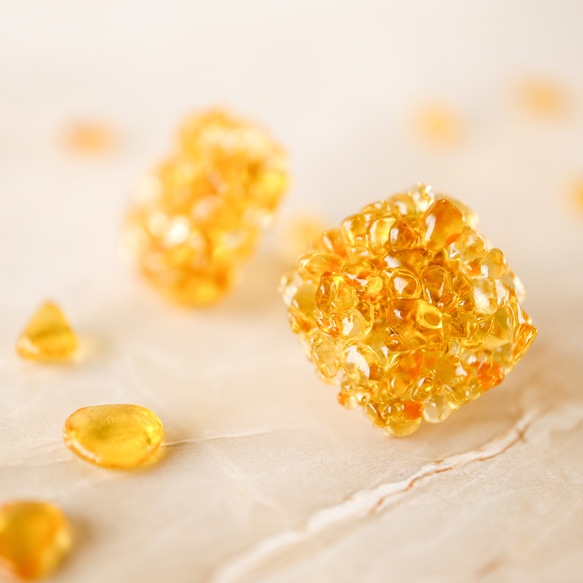 金木犀ジュレのガラスピアス イヤリング 秋 アンバー 金木犀 ガラス 琥珀色 ゼリー ジュレ　 1枚目の画像