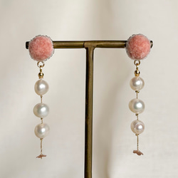 華やかパールの揺れるピアス・イヤリング_dusty pink 4枚目の画像