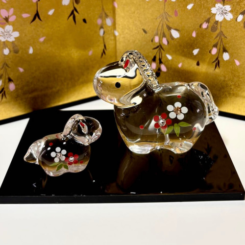 令和8年 干支置物【クリスタル馬の親子】ラインストーン付 ガラス 午年