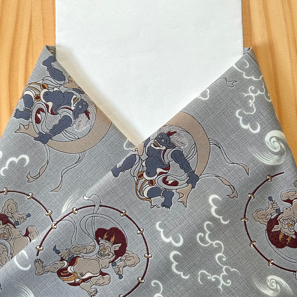 ◆半襟・半衿【風神雷神】薄墨色 1枚目の画像