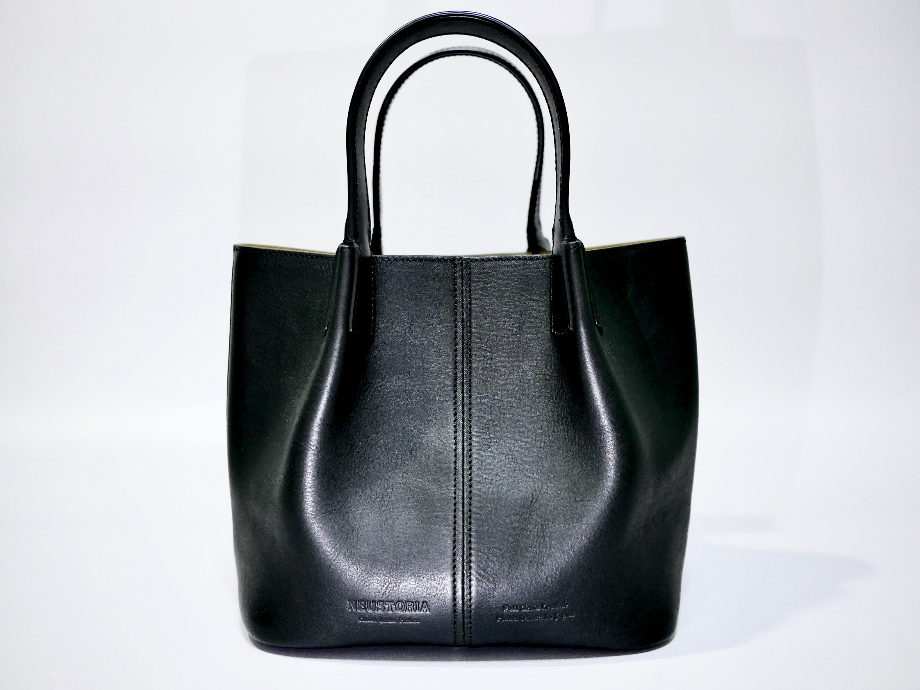 イタリアンレザーのスモールトート　ブラック