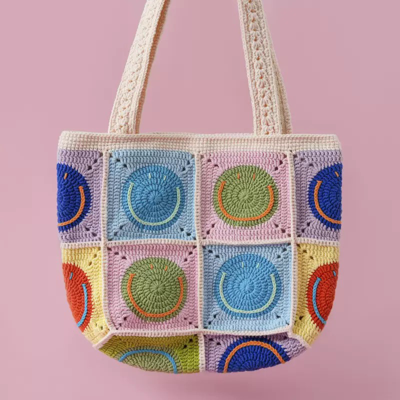 毛糸 手作り 手編み 大容量 手提げバッグ トートバッグ 誕生日 プレゼント【カラフルな配色｜笑顔14個】1点