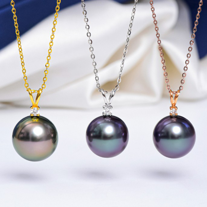 ルミナ 8-13mm 天然タヒチ黒蝶真珠ペンダント、18Kゴールドネックレス、V字型ダイヤモンドセット、高級ジュエリー、まばゆい