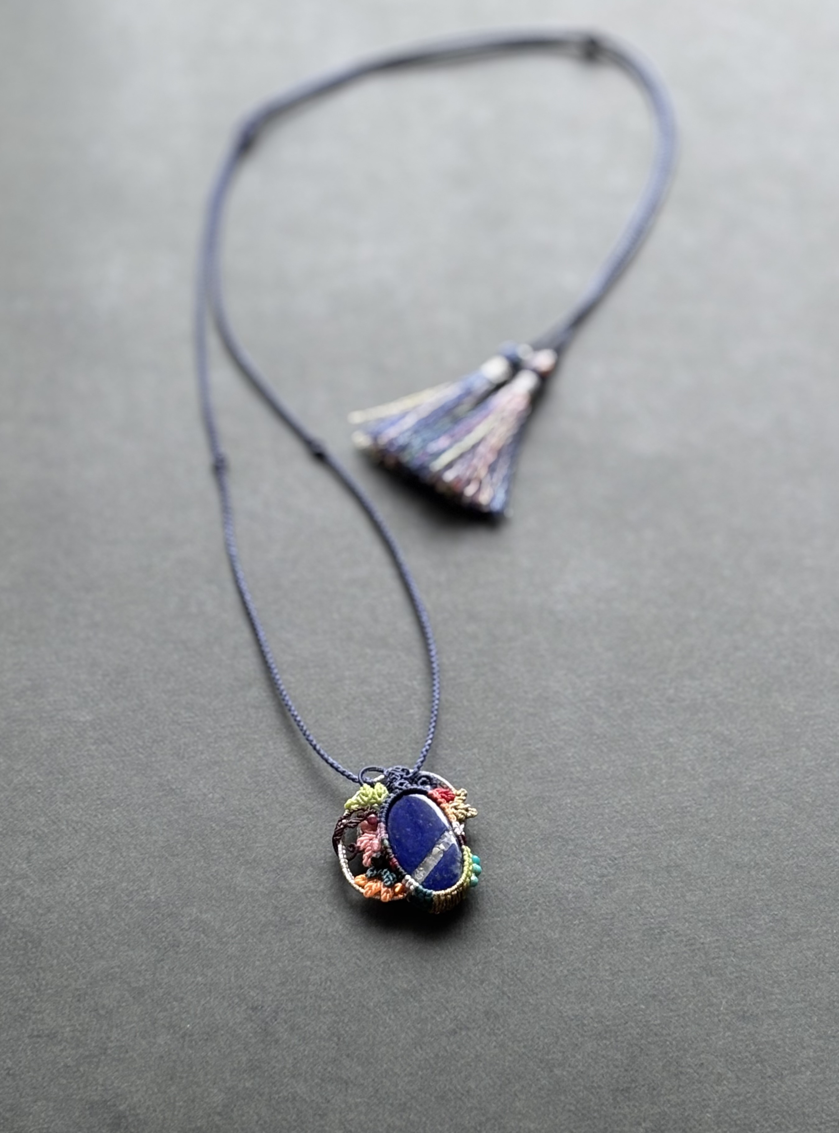 ラピスラズリのネックドレス