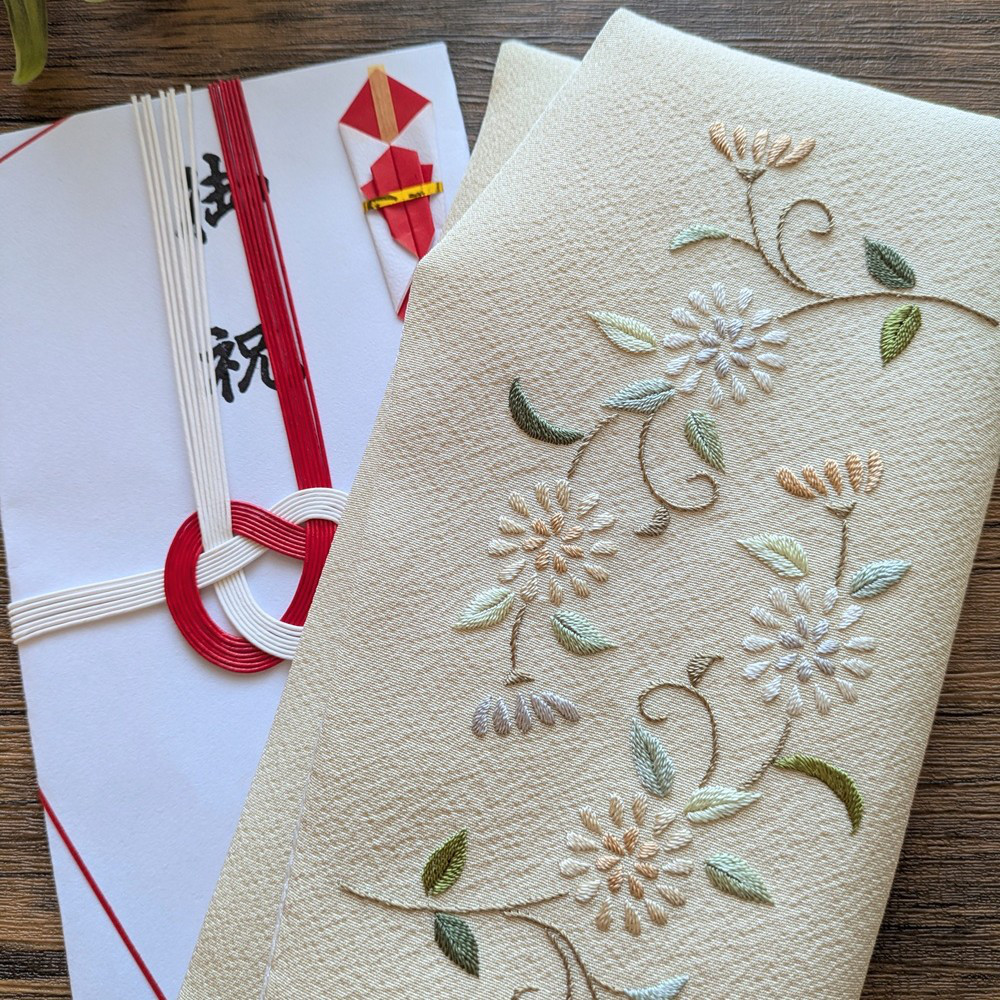 日本刺繍の金封ふくさ（小菊唐草）（F2512）