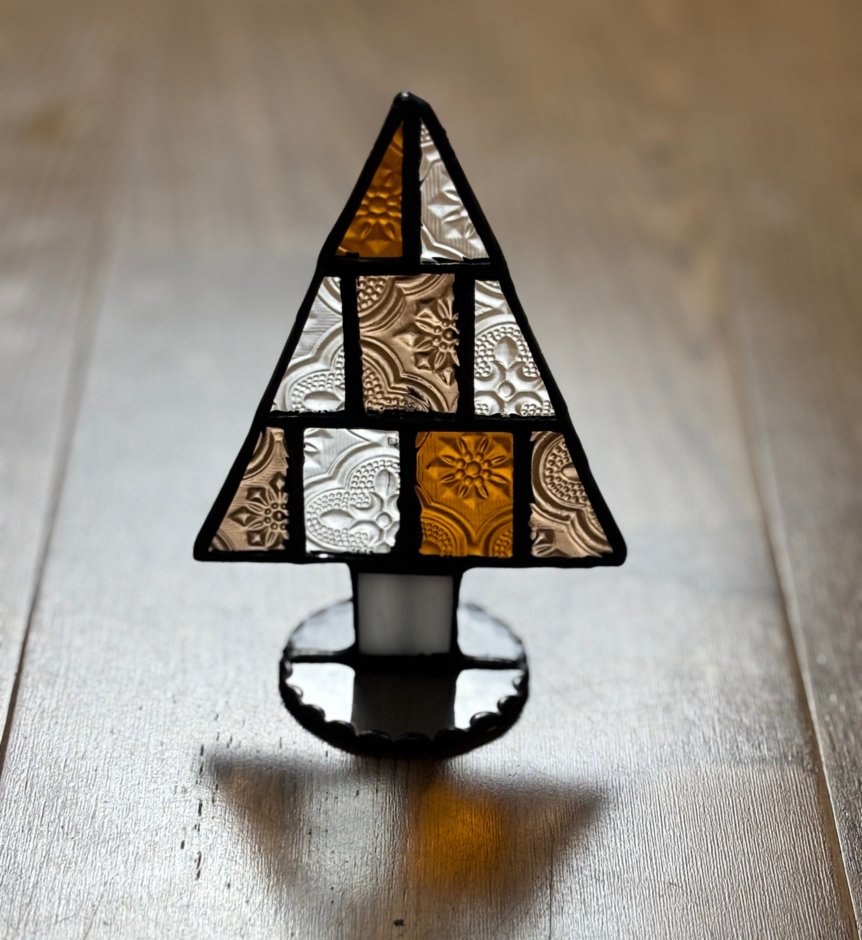 ステンドグラス　ハンドメイド　もこ 新商品）ステンドグラスの小さなもみの木（日暮れ色） 立体