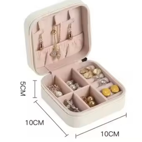 フルオーダー】誕生花と名前を刻むジュエリーボックス／あなただけの