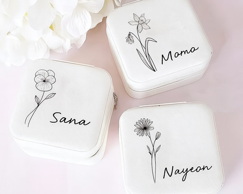 フルオーダー】誕生花と名前を刻むジュエリーボックス／あなただけの