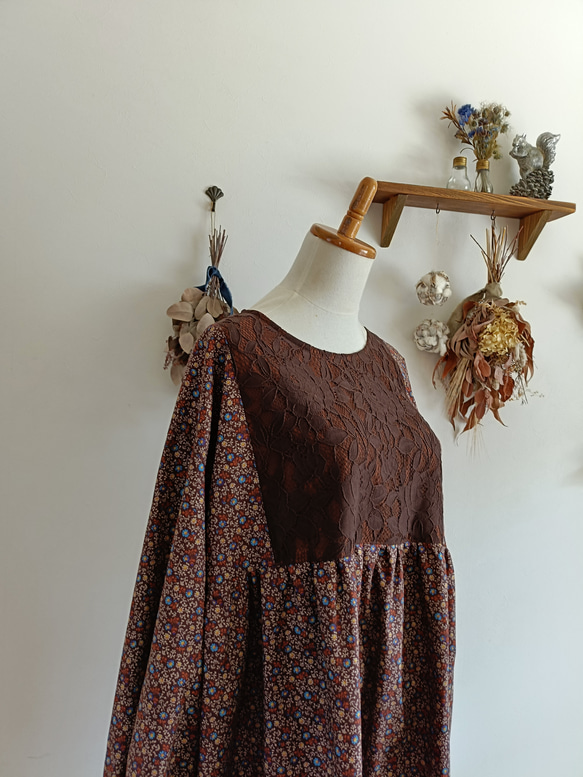 小花柄×レースワンピースブラウン 4枚目の画像