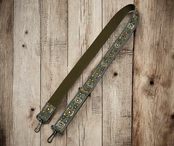 38mm幅・斜め掛け用ショルダーストラップ★アースブラウンベルト+薄ベージュのチュール風にくすみブルーやオレンジ花刺繍 7枚目の画像